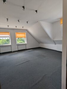 Lokal w budynku biurowym do wynajęcia