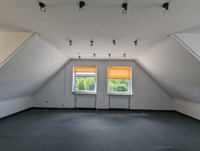 Lokal w budynku biurowym do wynajęcia