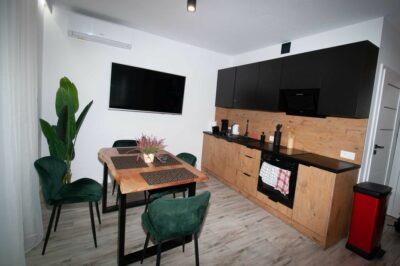Apartament, pow. 62m2, 3 pokoje, ogródek, parking.