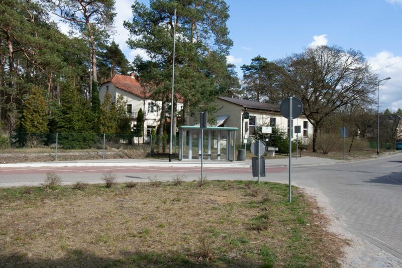 Bartoszewo Dom - lokal na dużej działce