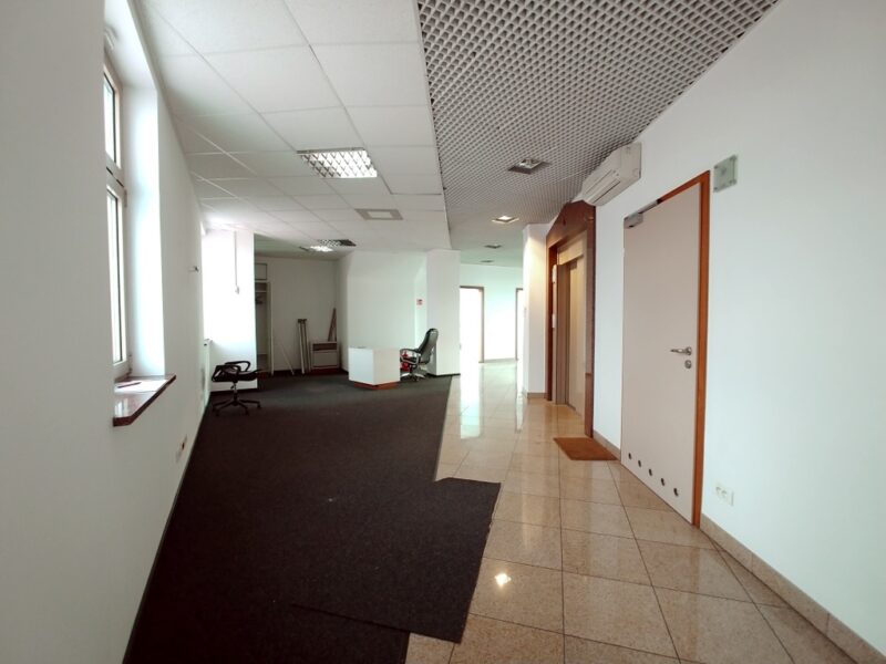 Lokal 150/600m2, serce miasta 70zł/1m2 + vat