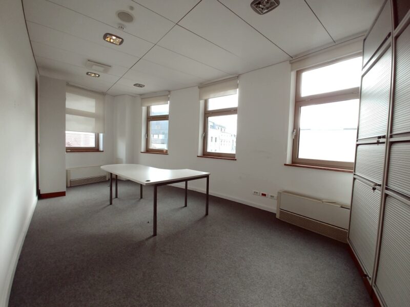 Lokal 150/600m2, serce miasta 70zł/1m2 + vat