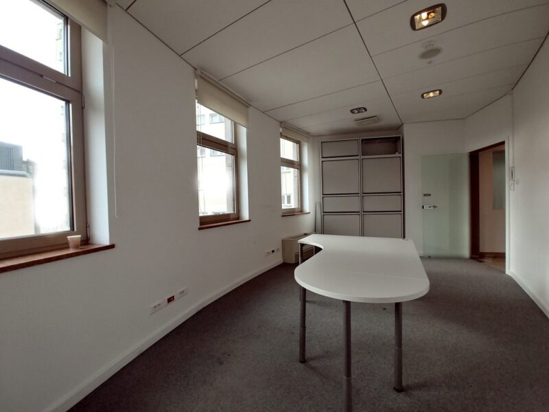 Lokal 150/600m2, serce miasta 70zł/1m2 + vat