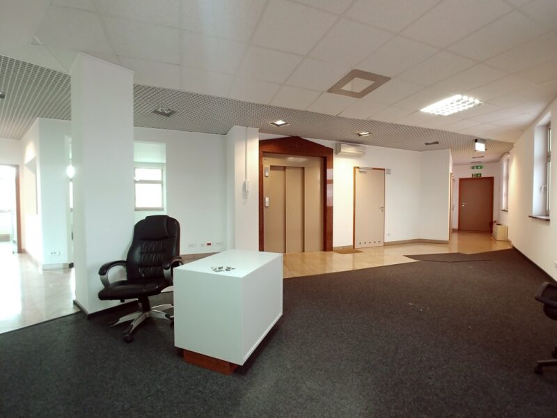 Lokal 150/600m2, serce miasta 70zł/1m2 + vat