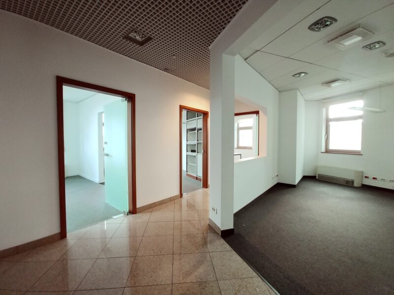 Lokal 150/600m2, serce miasta 70zł/1m2 + vat