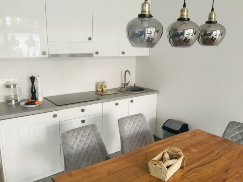 apartament nad morzem z basenem