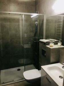 apartament nad morzem z basenem