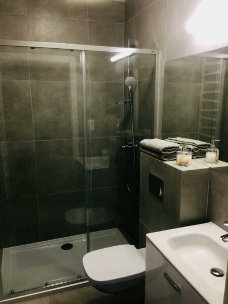 apartament nad morzem z basenem
