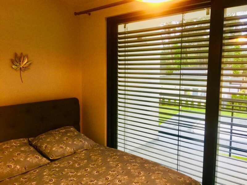 apartament nad morzem z basenem
