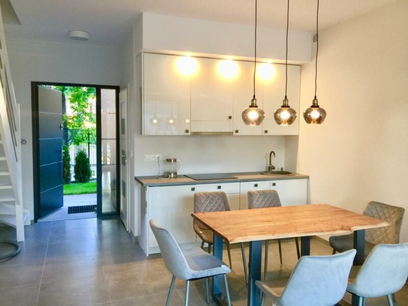 apartament nad morzem z basenem
