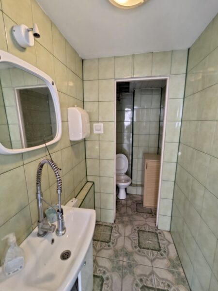 Hala magazynowo-produkcyjna+socjal. 130m2