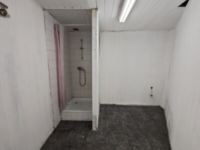 Hala magazynowo-produkcyjna+socjal. 130m2