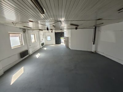Hala magazynowo-produkcyjna+socjal. 130m2