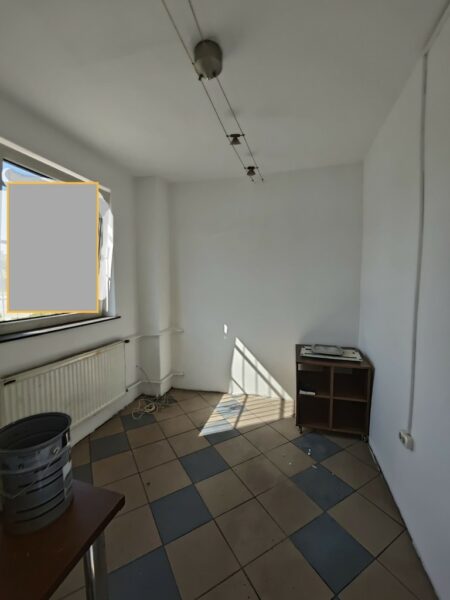 Hala magazynowo-produkcyjna+socjal. 130m2
