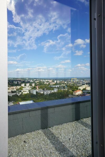 HANZA TOWER / 3 POK. / TARAS / 52M