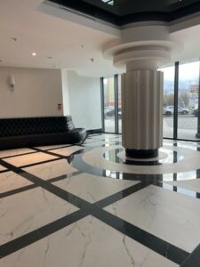 Hanza Tower pod klucz 2 pokoje, basen