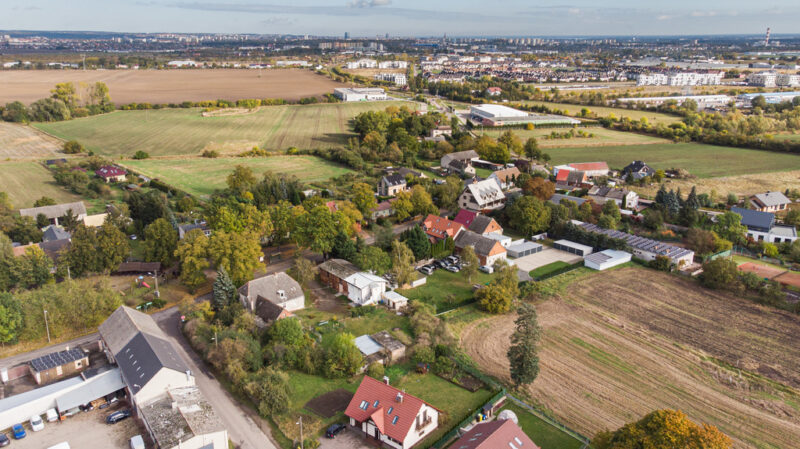 Warzymice działka 1356 m2, dom 178 m2, bud. gosp.
