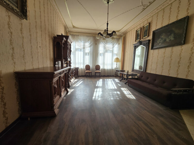 Duże 3 pokojowe mieszkanie na parterze.