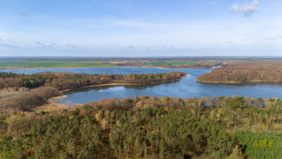 Promocja! Działki nad jeziorem z WZ i mediami!