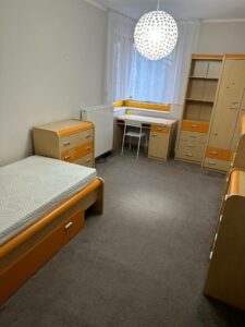 Wynajem 83,8m2 - Pokój 4- z dwoma balkonami