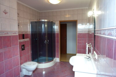 Budynek mieszkalny, 641,5 m2 działka 1503 m2