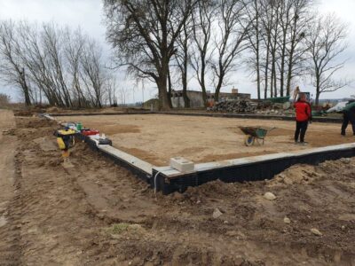 Hala w budowie 525 m2 na działce 1,65 ha Kozielice