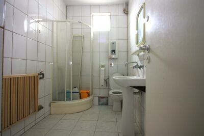 Nowa cena-Budynek z pięcioma lokalami mieszkalnymi