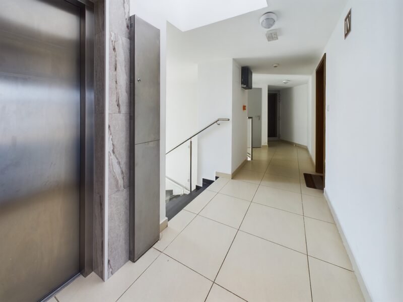 Na sprzedaż apartament w Flamingo Apartments.