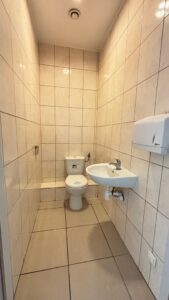 Lokal 55 m2 handlowo -usługowy Mierzyn ,parking