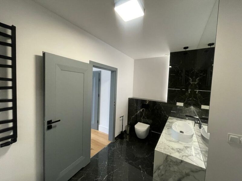 Na wynajem luksusowy apartament w centrum.
