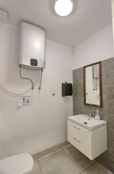 Lokal użytkowy + magazyn w Centrum