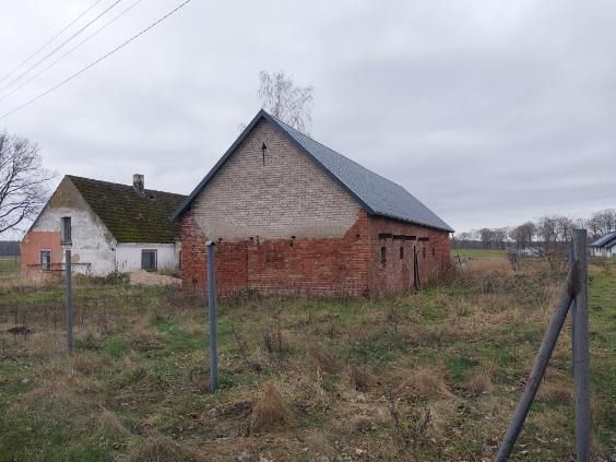 Dom do remontu na wsi koło cieśniny Dziwna