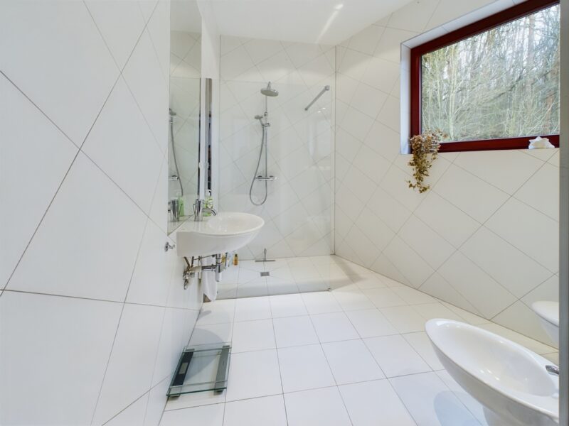 Apartament z tarasem i jacuzzi przy lesie
