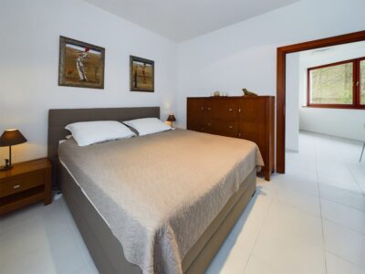 Apartament z tarasem i jacuzzi przy lesie