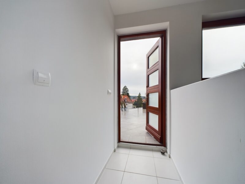 Apartament z tarasem i jacuzzi przy lesie