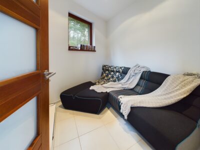 Apartament z tarasem i jacuzzi przy lesie