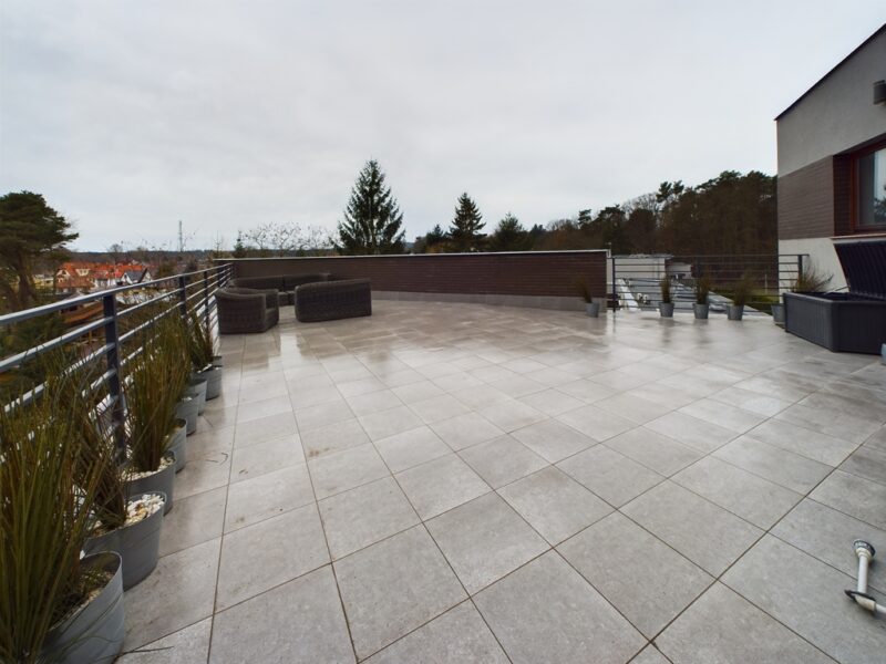 Apartament z tarasem i jacuzzi przy lesie