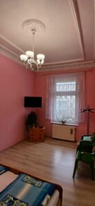 Klimatyczne mieszkanie w kamienicy w centrum