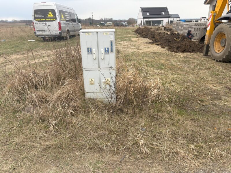 Działka na osiedlu domków jednorodzinnych!