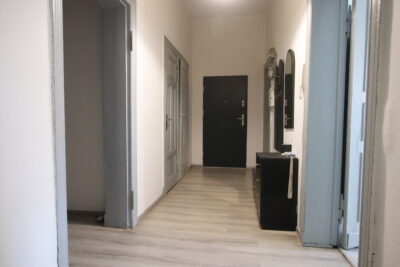 Na sprzedaż 4 pok.z balkonem na pierwszym piętrze.