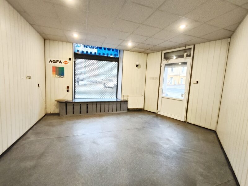 Nowa cena -lokal narożny o pow. 60,62 m2 z witryną
