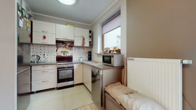 Dwupokojowy apartament z ogródkiem i parkingiem.