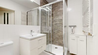 Dwupokojowy apartament z ogródkiem i parkingiem.