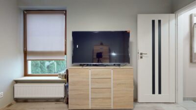 Dwupokojowy apartament z ogródkiem i parkingiem.