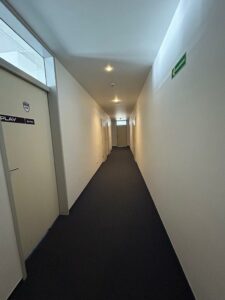 Lokal w biurowcu- 227 m2 - wynajem w Centrum