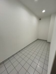 Lokal w biurowcu- 227 m2 - wynajem w Centrum
