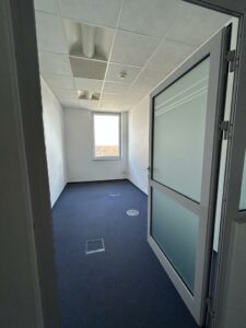 Lokal w biurowcu- 227 m2 - wynajem w Centrum