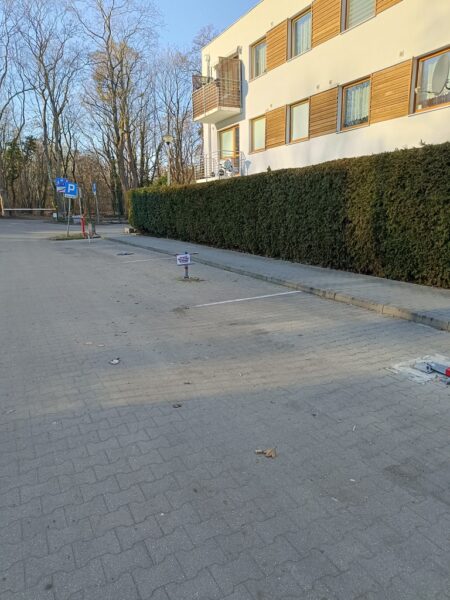 Msc. parkingowe, zamknięte osiedle - ul.Grabowa