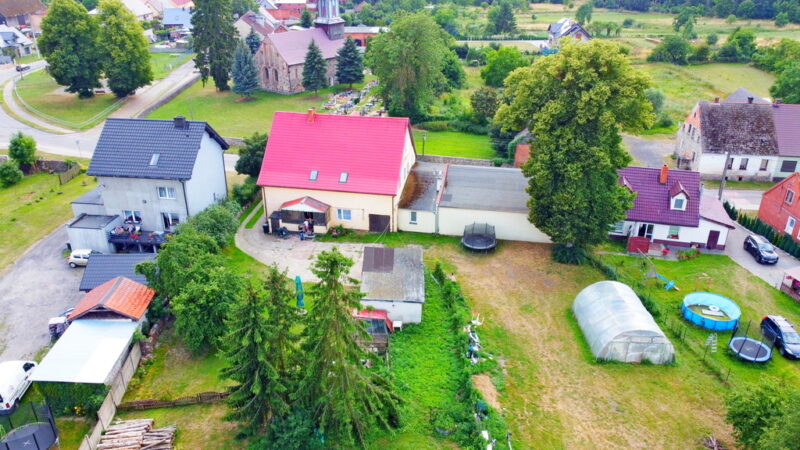 Dom z dużą działką, blisko jeziora
