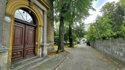 Na sprzedaż PIĘTRO przedwojennej WILLI w centrum